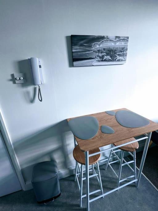 Central Brighton Studio By The Beach Exterior foto